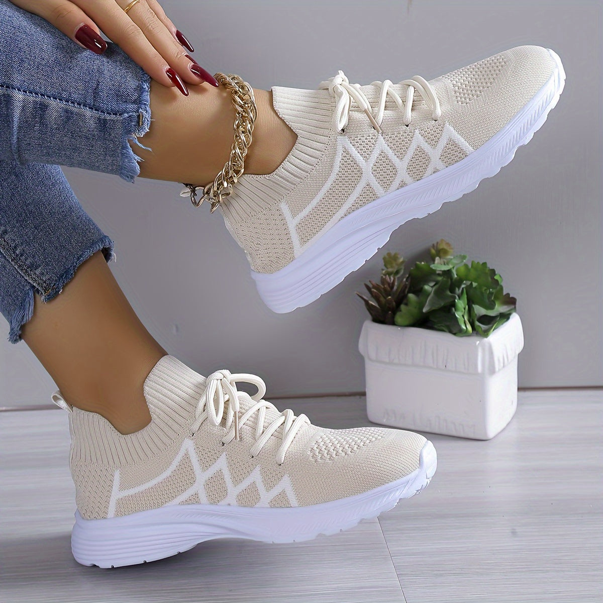 Mesh Breathable Low Top Sneakers Lightweight Running Shoes Women's Footwear