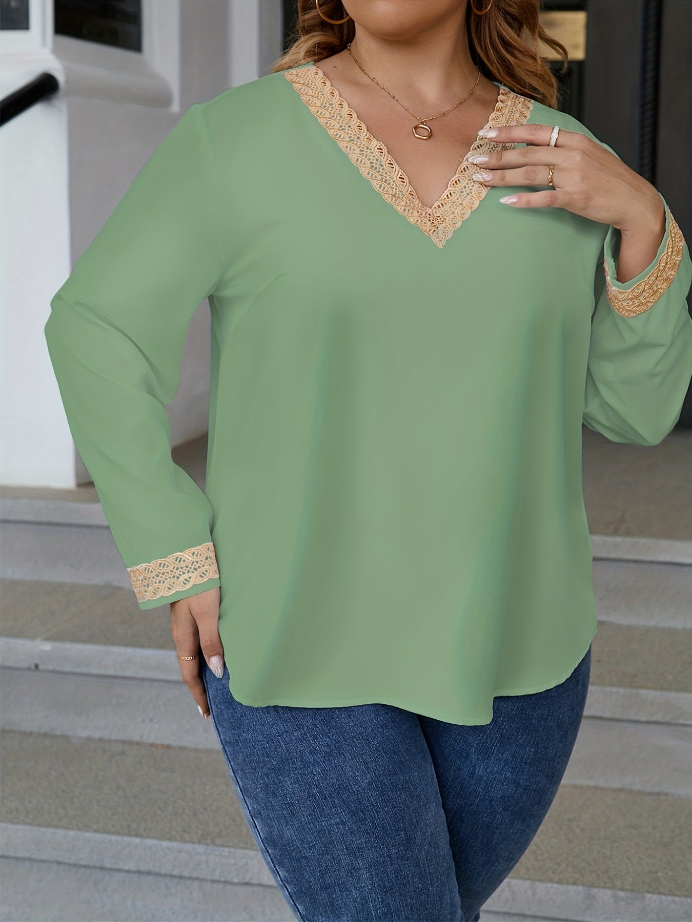  V-Neck Colorblock Lace Blouse