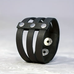 Punk Style Men's Leather Wrist Guard with Rivet Inlay