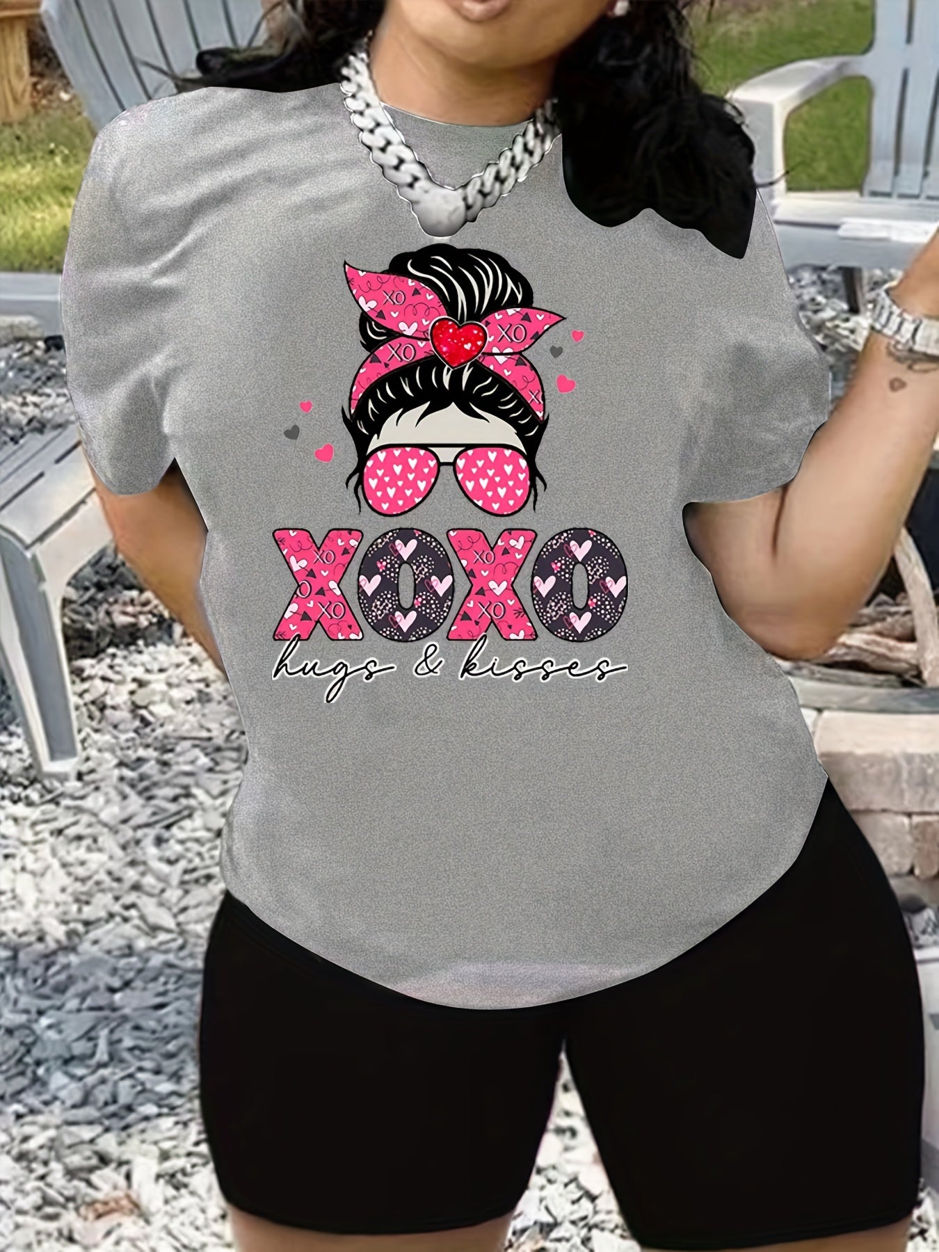  Cartoon Figure & Letter Print Tee & Biker Shorts Outfit Set