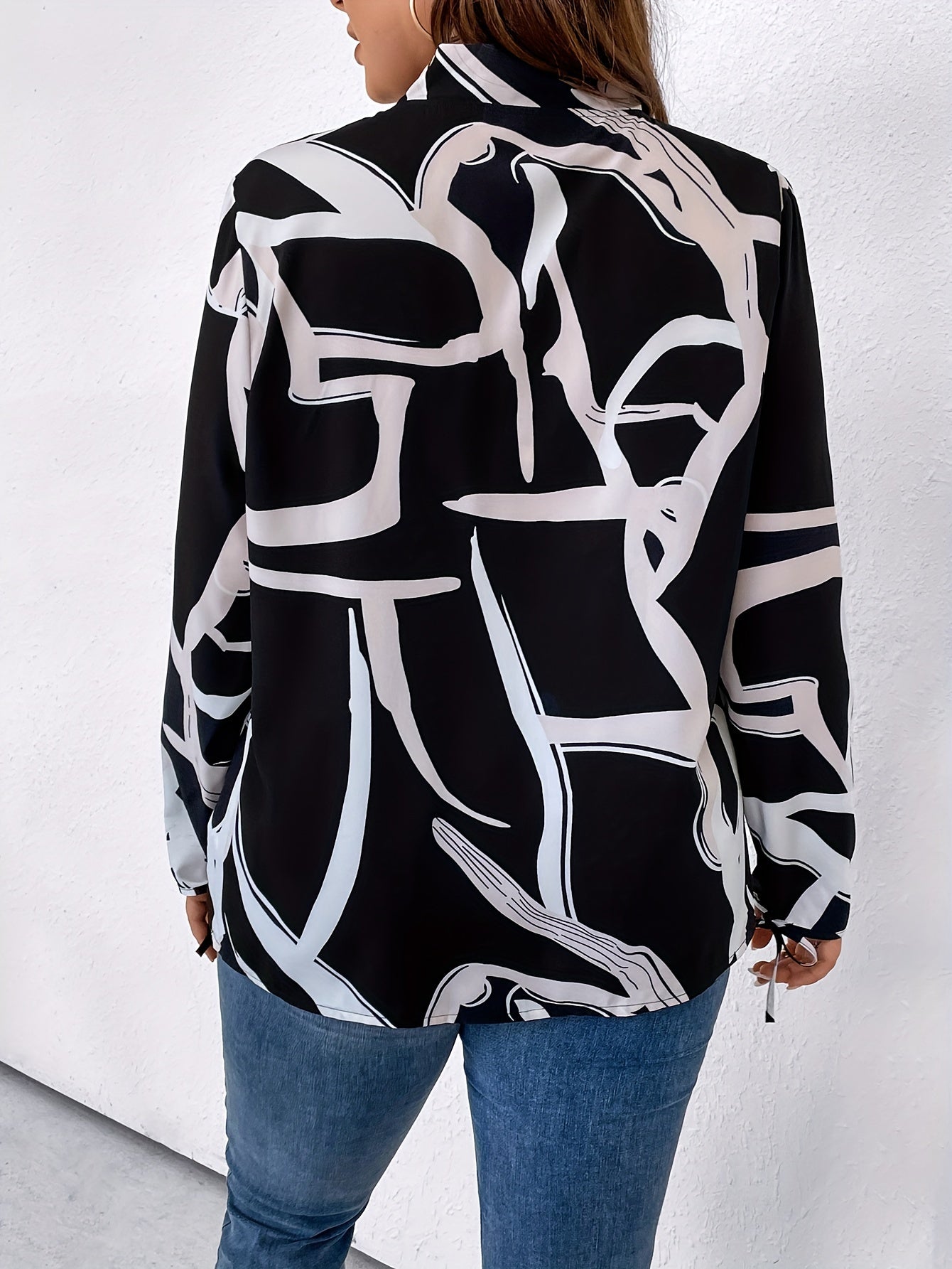  Graffiti Print Cut Out Knot Front Blouse