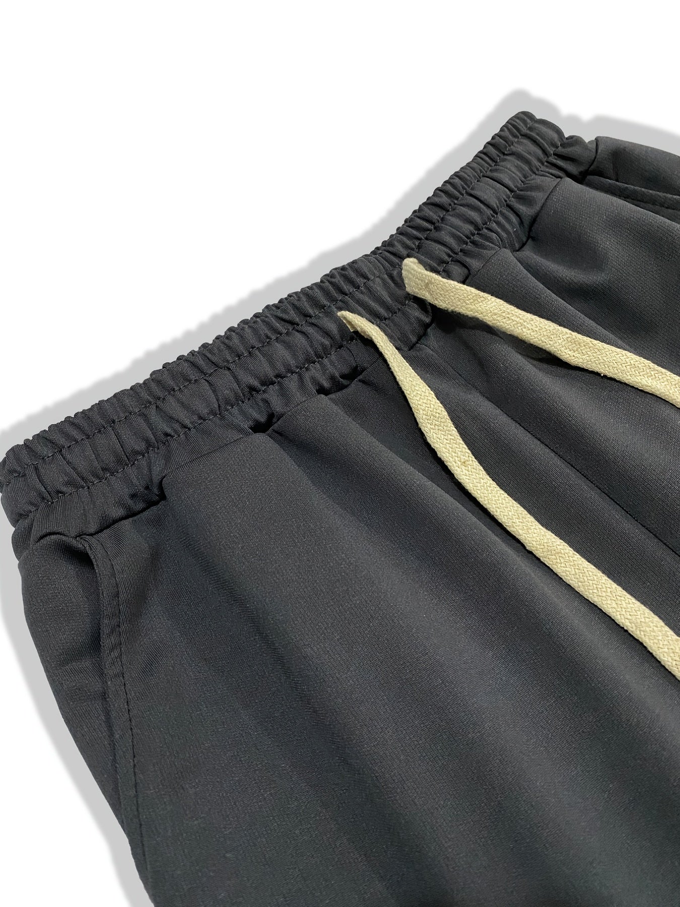 Men's Big V Letter Print Casual Drawstring Shorts