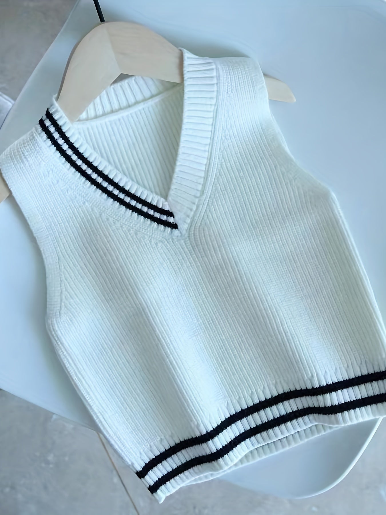 Stylish Knitted Vest for Boys & Girls - Perfect for Inside & Outside