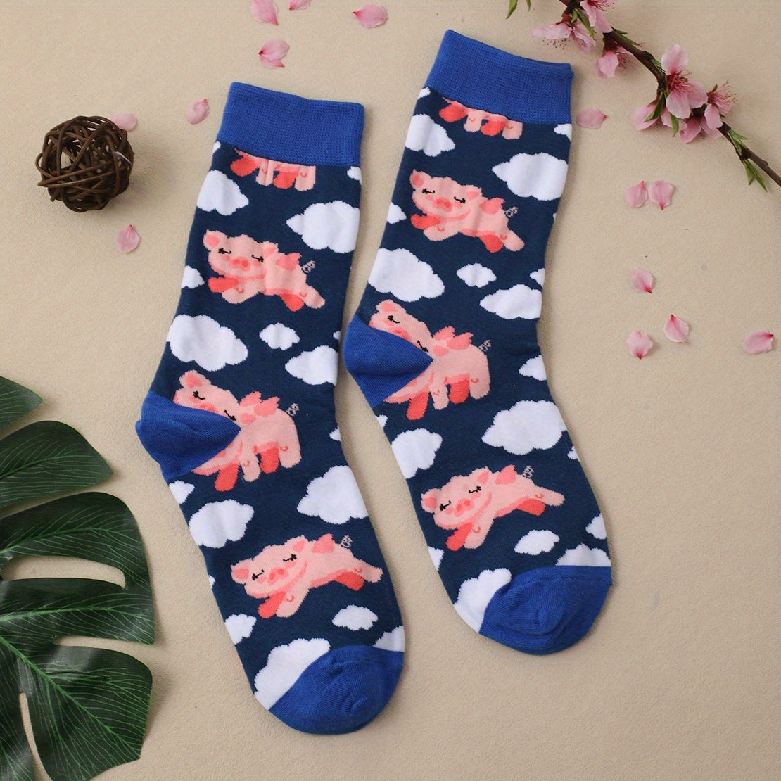 Cartoon Pig Print Crew Socks Women's Stockings