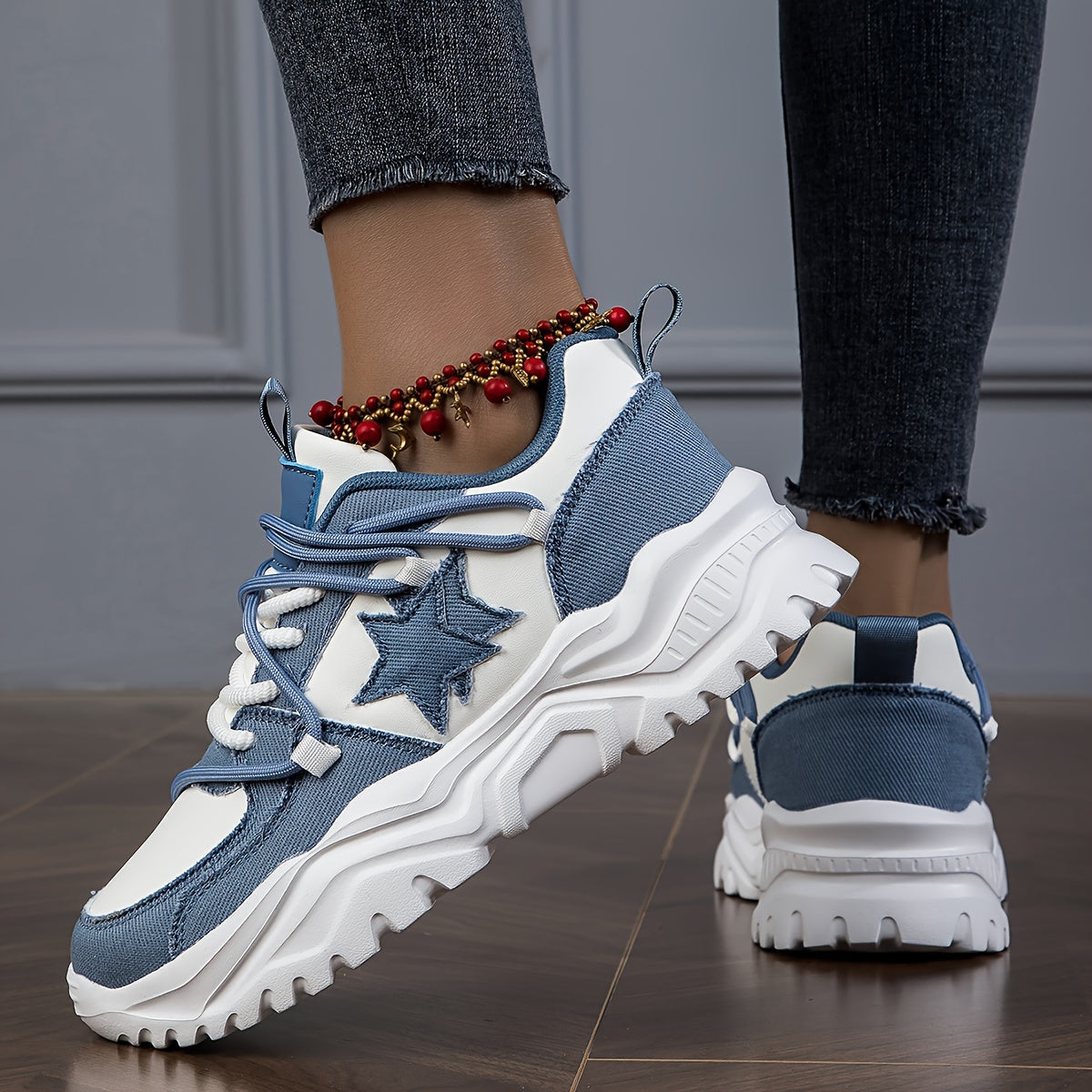 Women's Star Pattern Platform Sneakers Lace Up Outdoor Shoes