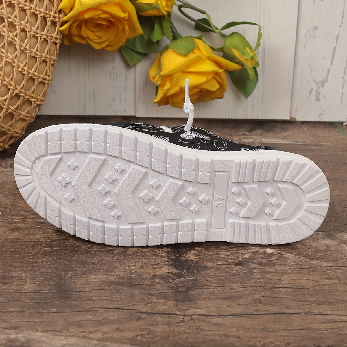 Heart & Letter Pattern Skate Shoes for Women