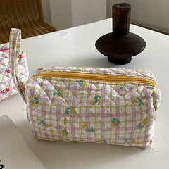 Floral Quilted Wristlet Cosmetic Bag Makeup Brush Bag