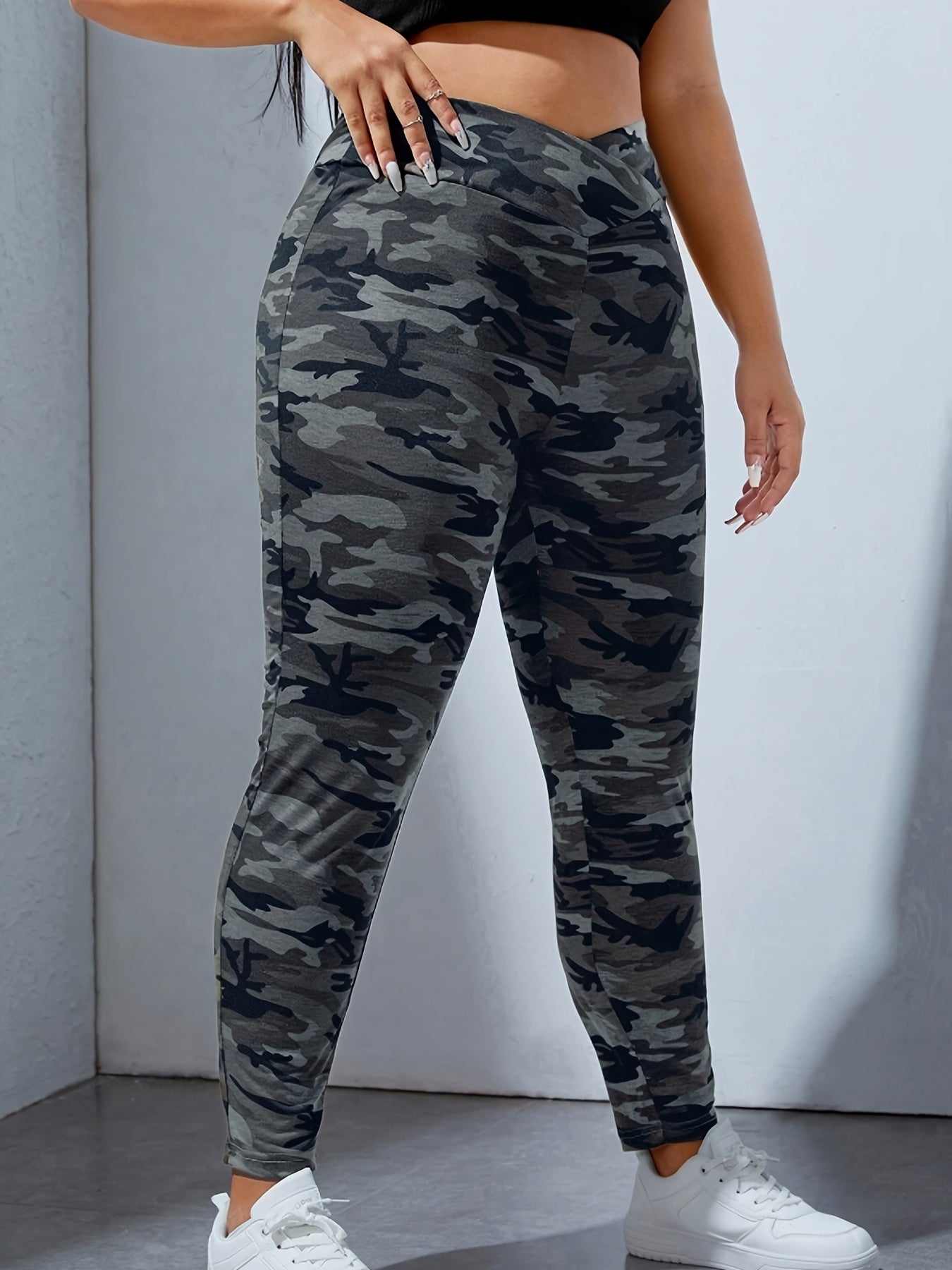 Women's Plus Camo V Waist Skinny Trousers