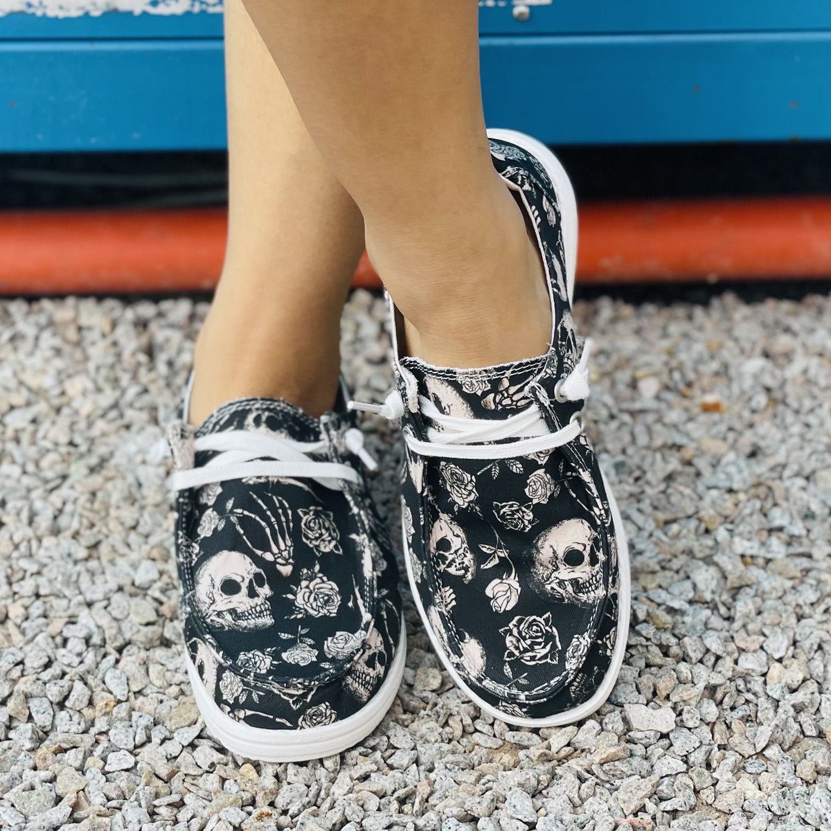 Women's Skull Pattern Canvas Shoes Lightweight Slip On Halloween Shoes