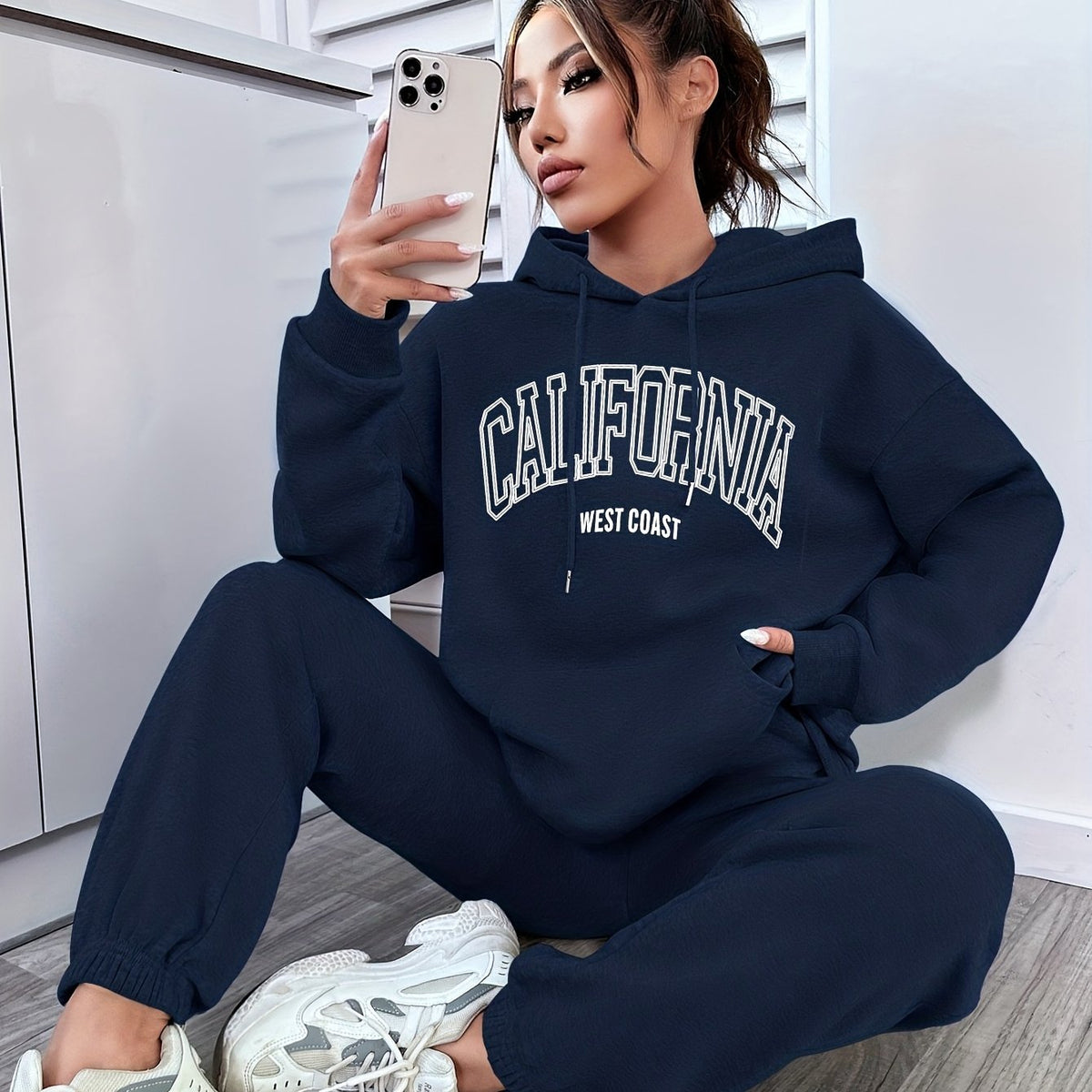  Women's Letter Graphic Hoodie & Joggers Outfit Set