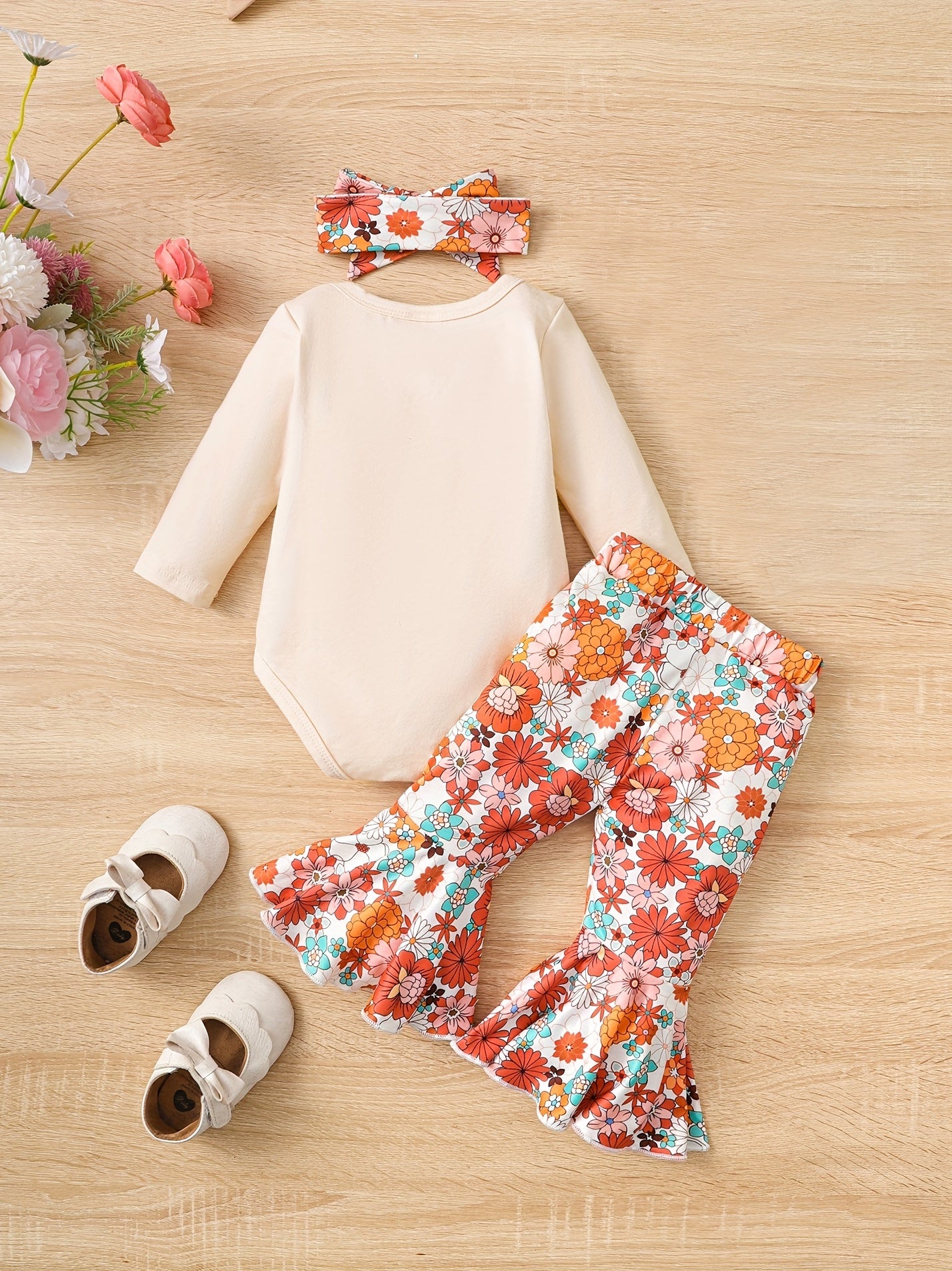 3pcs Baby Girls Letter And Floral Onesie Set