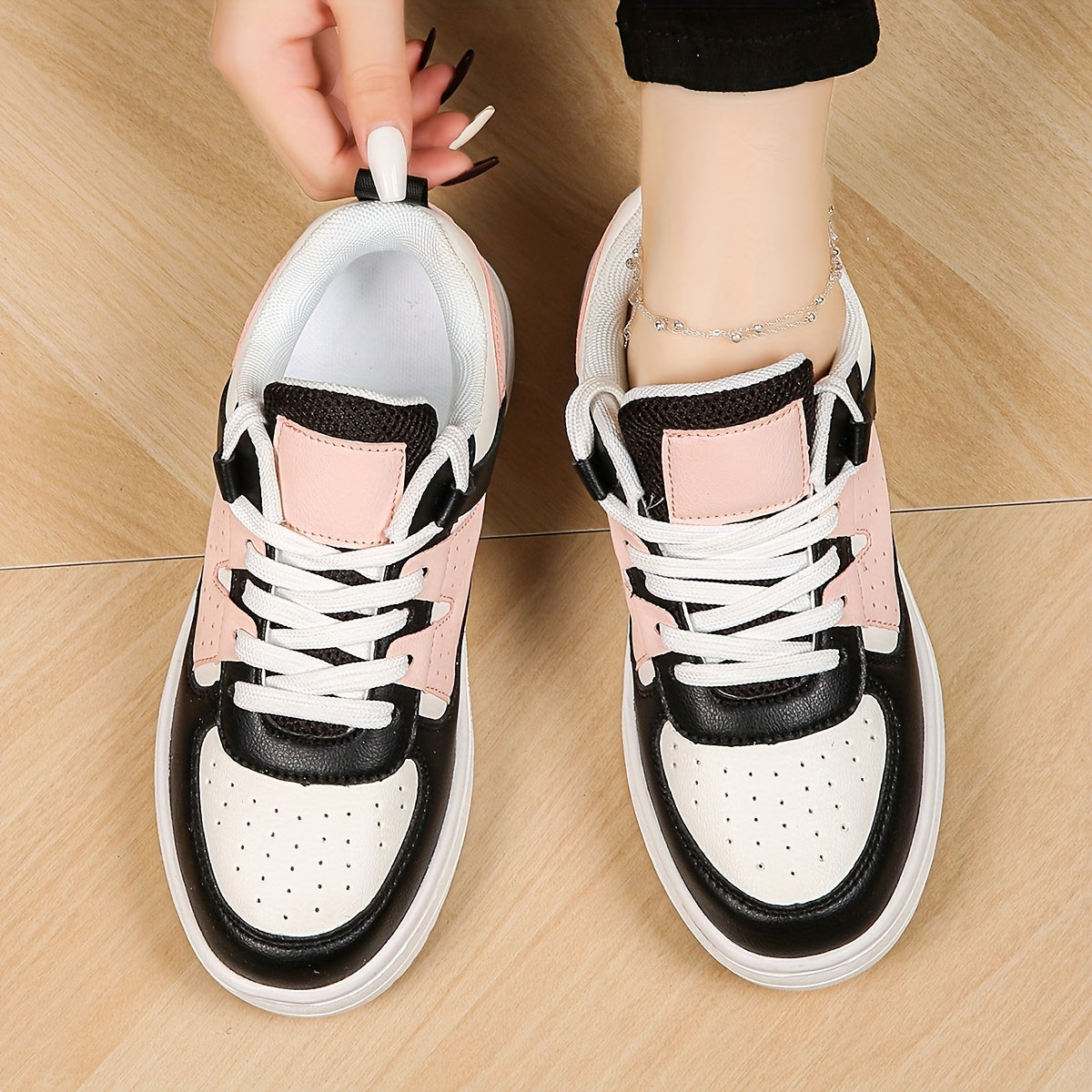 Versatile Slip-resistant Flat Sports Sneakers for Leisure Outdoor Skateboarding