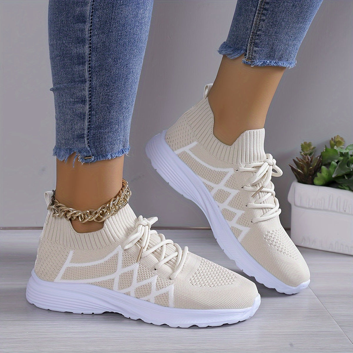 Mesh Breathable Low Top Sneakers Lightweight Running Shoes Women's Footwear