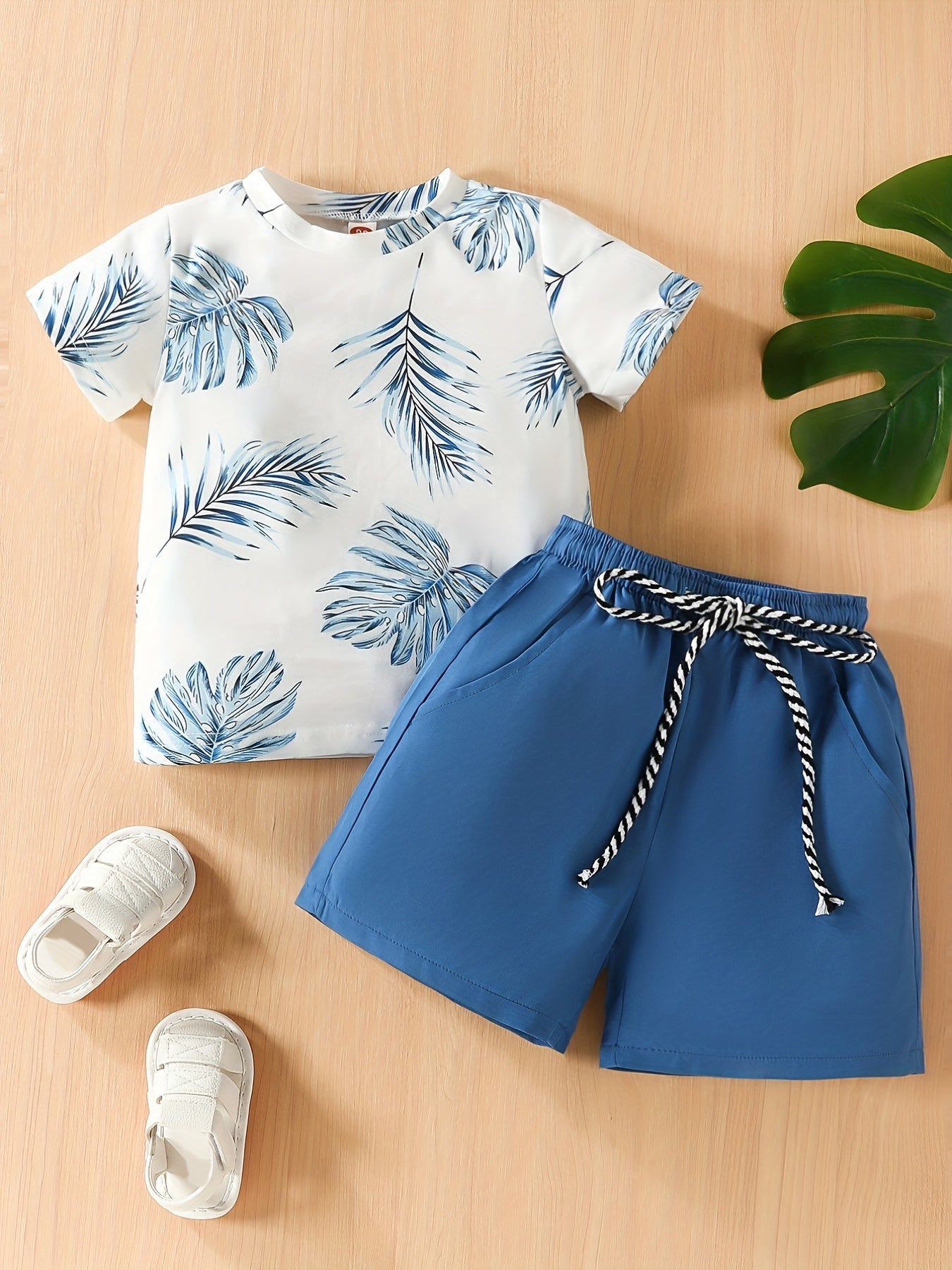 2pcs Boys Leaf Print T shirt & Shorts Summer Clothes Sets