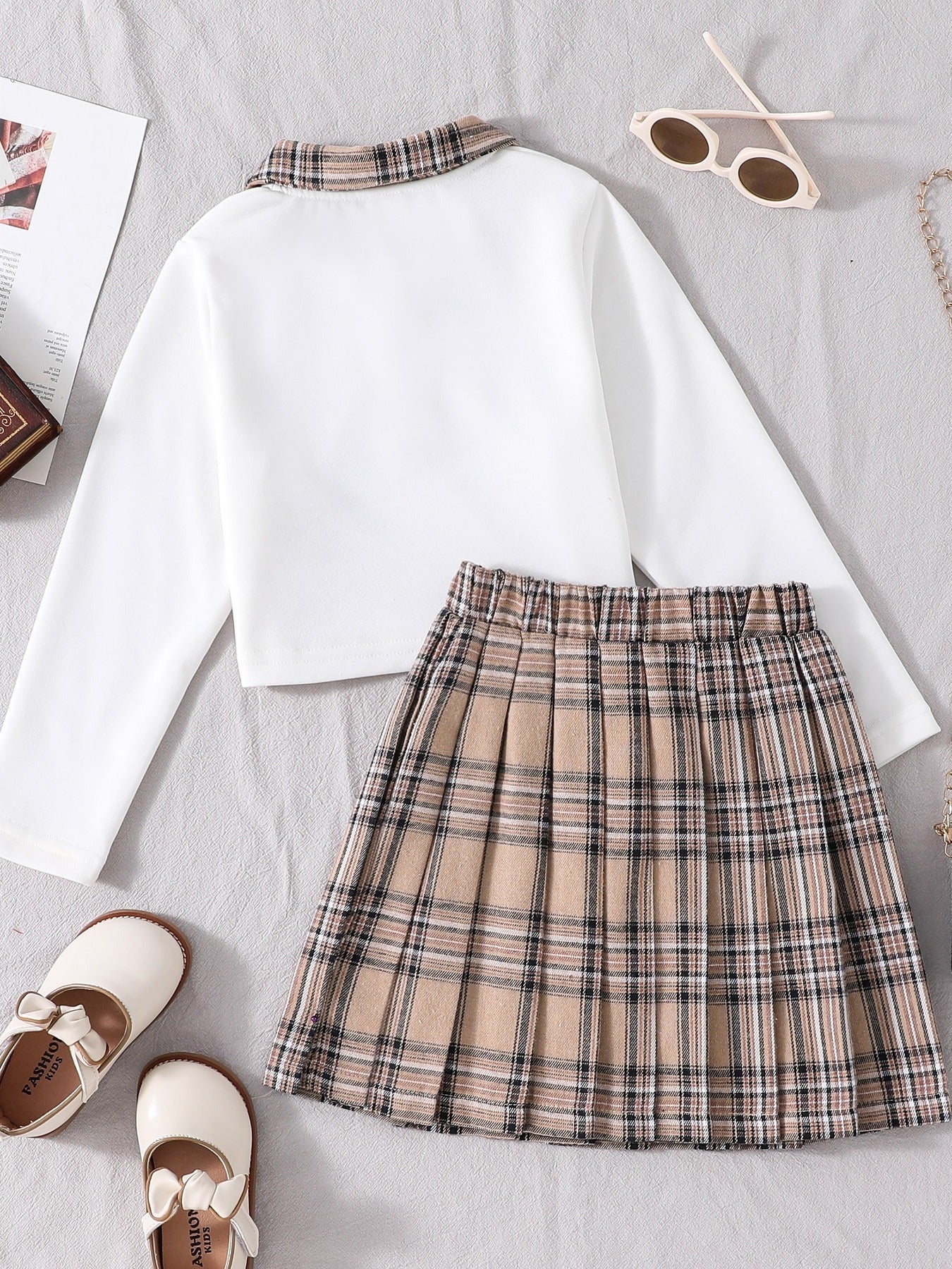 2pcs Preppy Style Sweater & Pleated Skirt Set