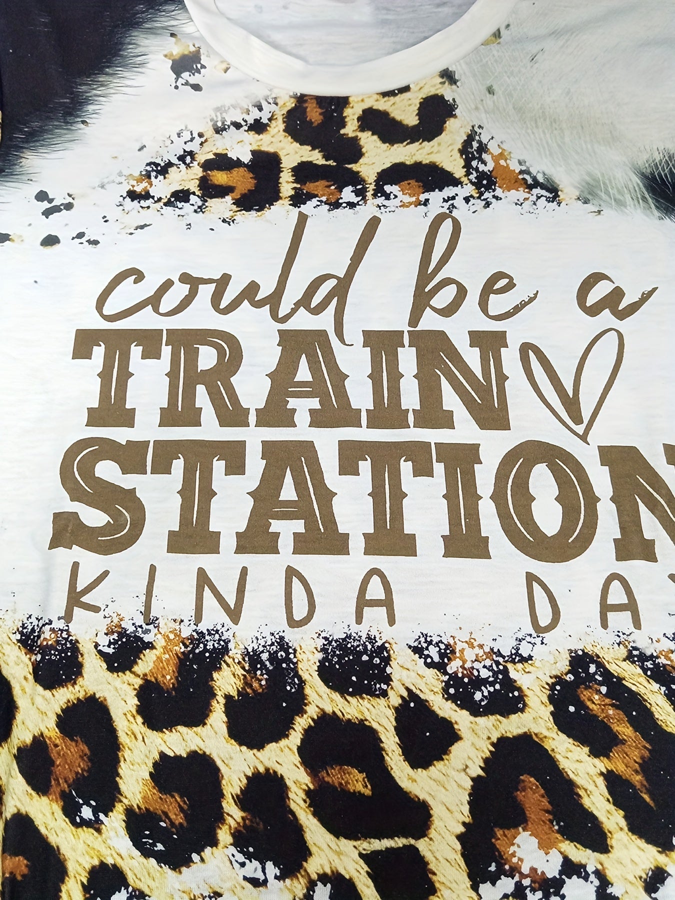  Leopard & Letter Print Tee & Shorts Set