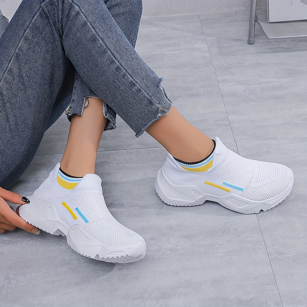 Breathable Soft Sole Flying Woven Shoes Shock Absorption Slip On Running Shoes