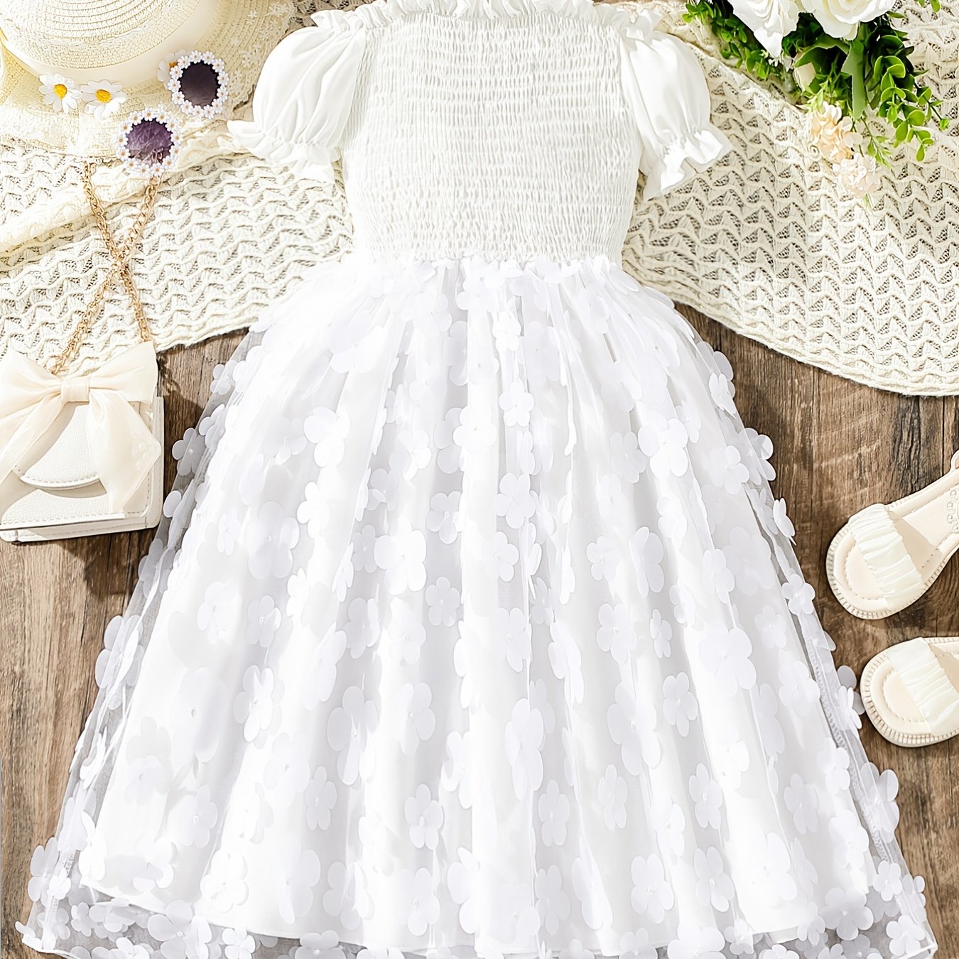 Girls' Flowers Appliques Smocked Princess Dress