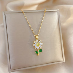 Daisy Flower Pendant Necklace for Women Elegant Collarbone Chain