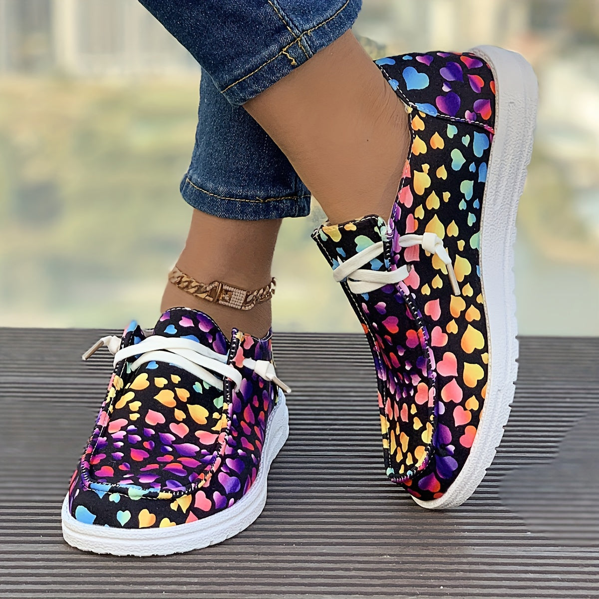 Women's Heart Pattern Skate Shoes Lace-up Loafers