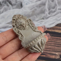Realistic Gray Lion Head Wall Decoration for Fairy Gardens