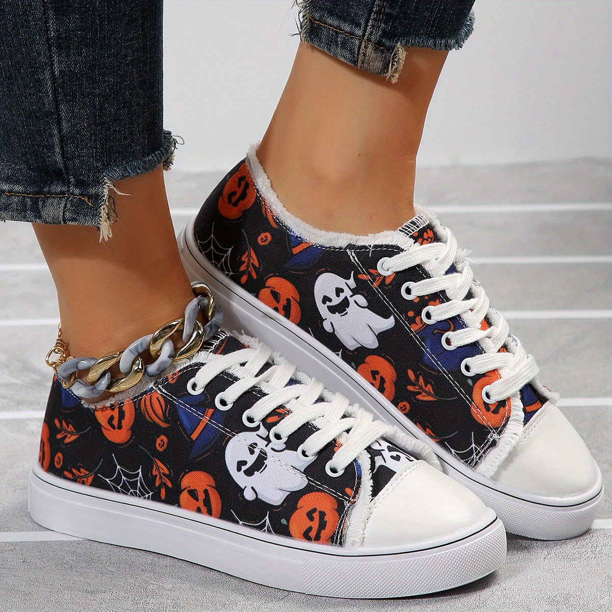 Women's Ghost & Pumpkin Pattern Canvas Shoes Halloween Lace Up Low Round Toe