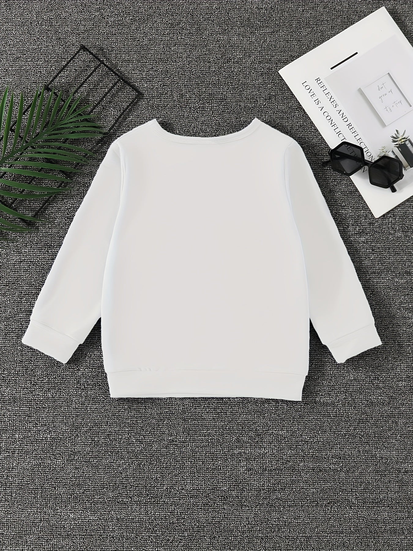 Leopard Heart Graphic Round Neck Pullover For Girls