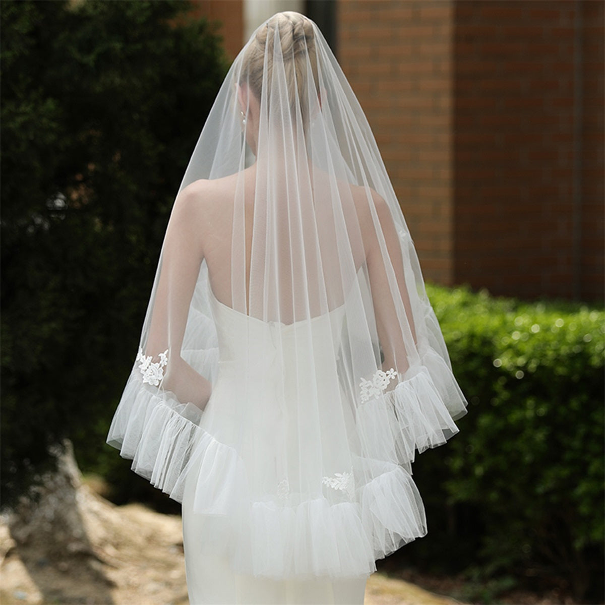 Sheer Ruffled Mesh Bridal Veil with Face Veil Long Flowing Wedding Veil