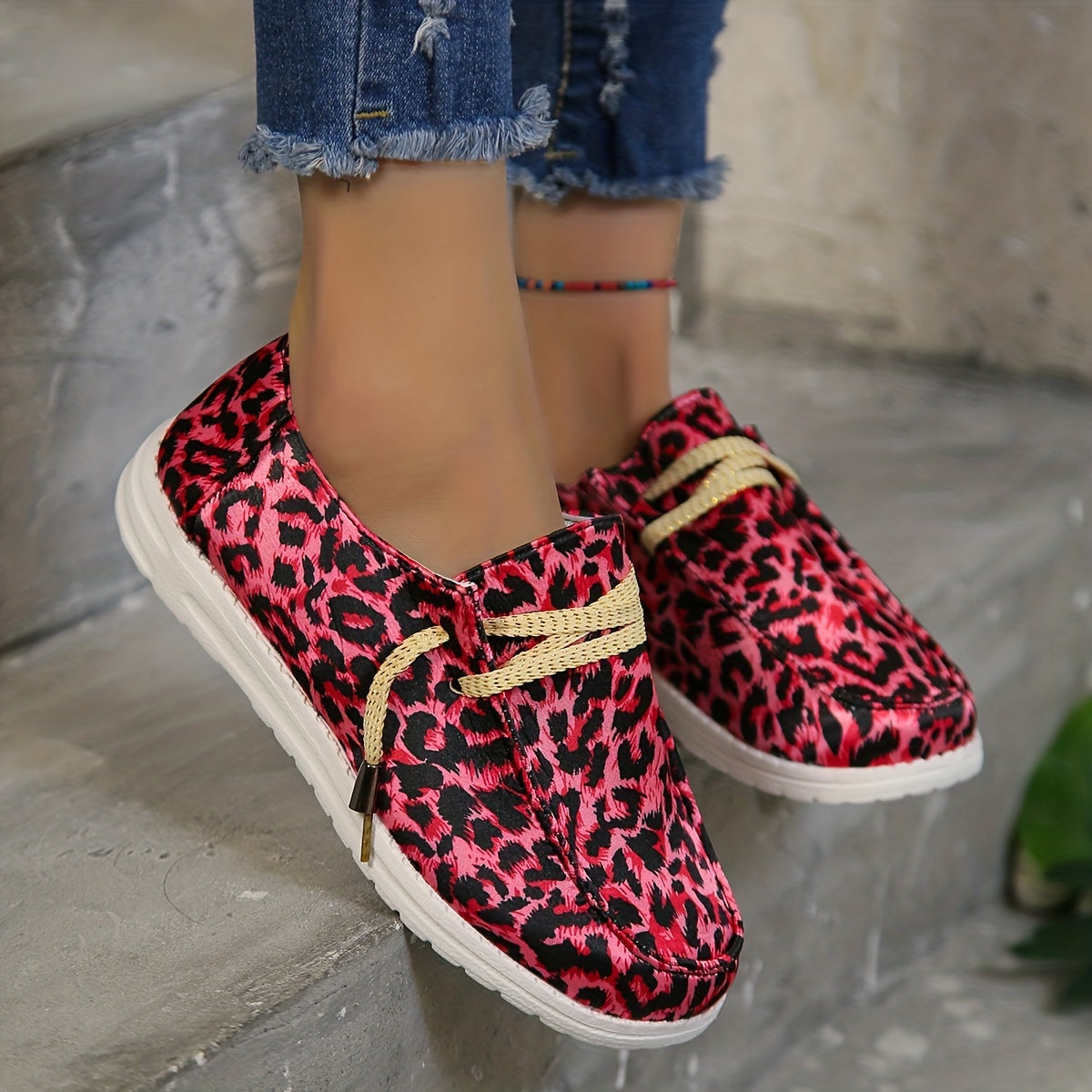 Leopard Print Canvas Shoes Low Top Lace Up Women's Walking Shoes
