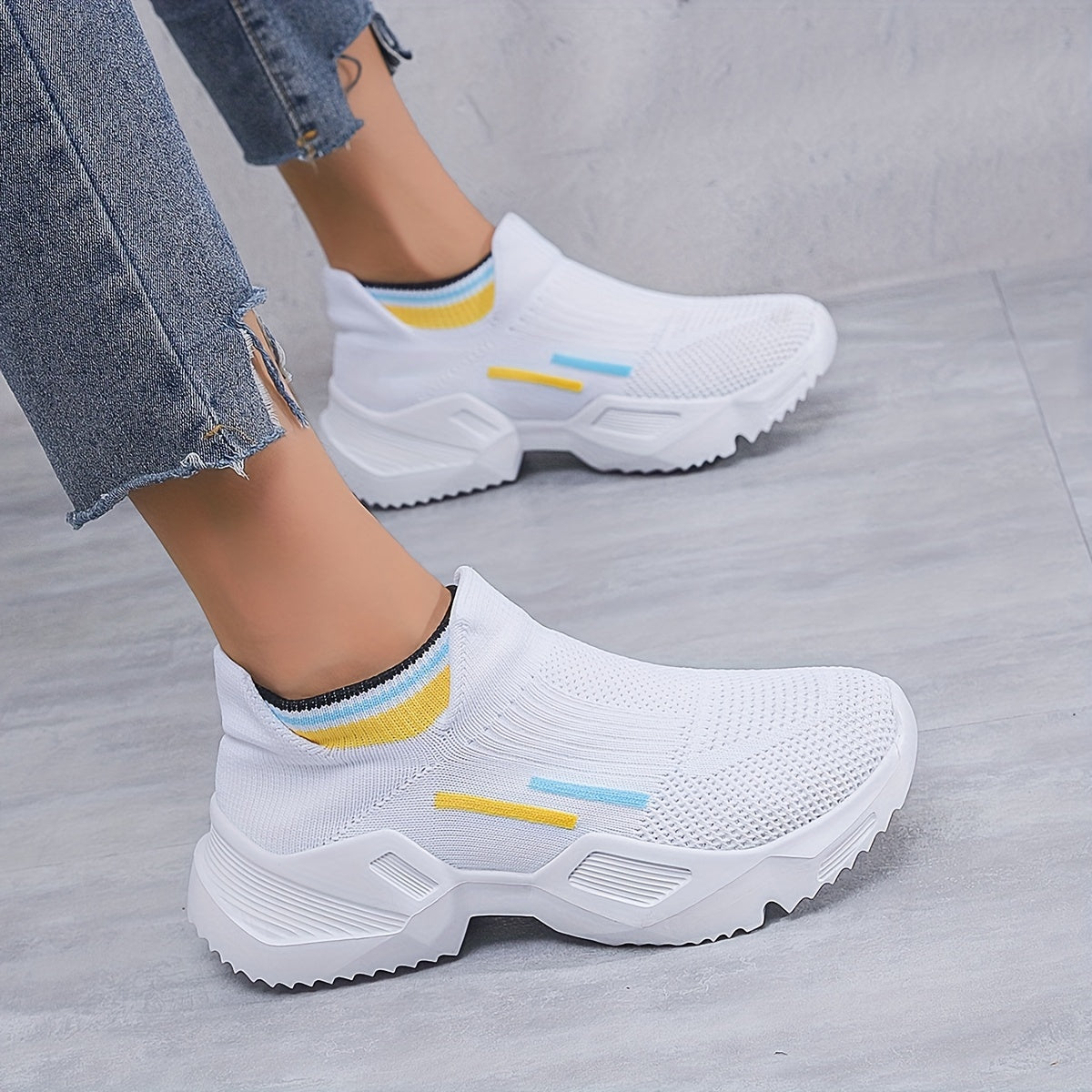 Breathable Soft Sole Flying Woven Shoes Shock Absorption Slip On Running Shoes