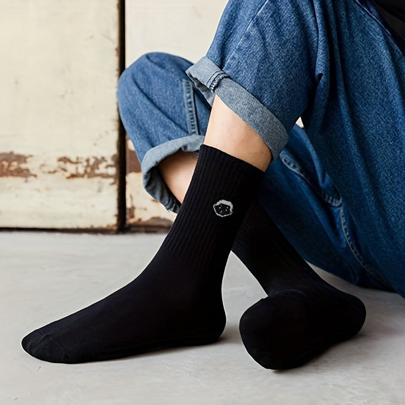 Cute Cartoon Embroidery & Comfy College Style Women's Socks