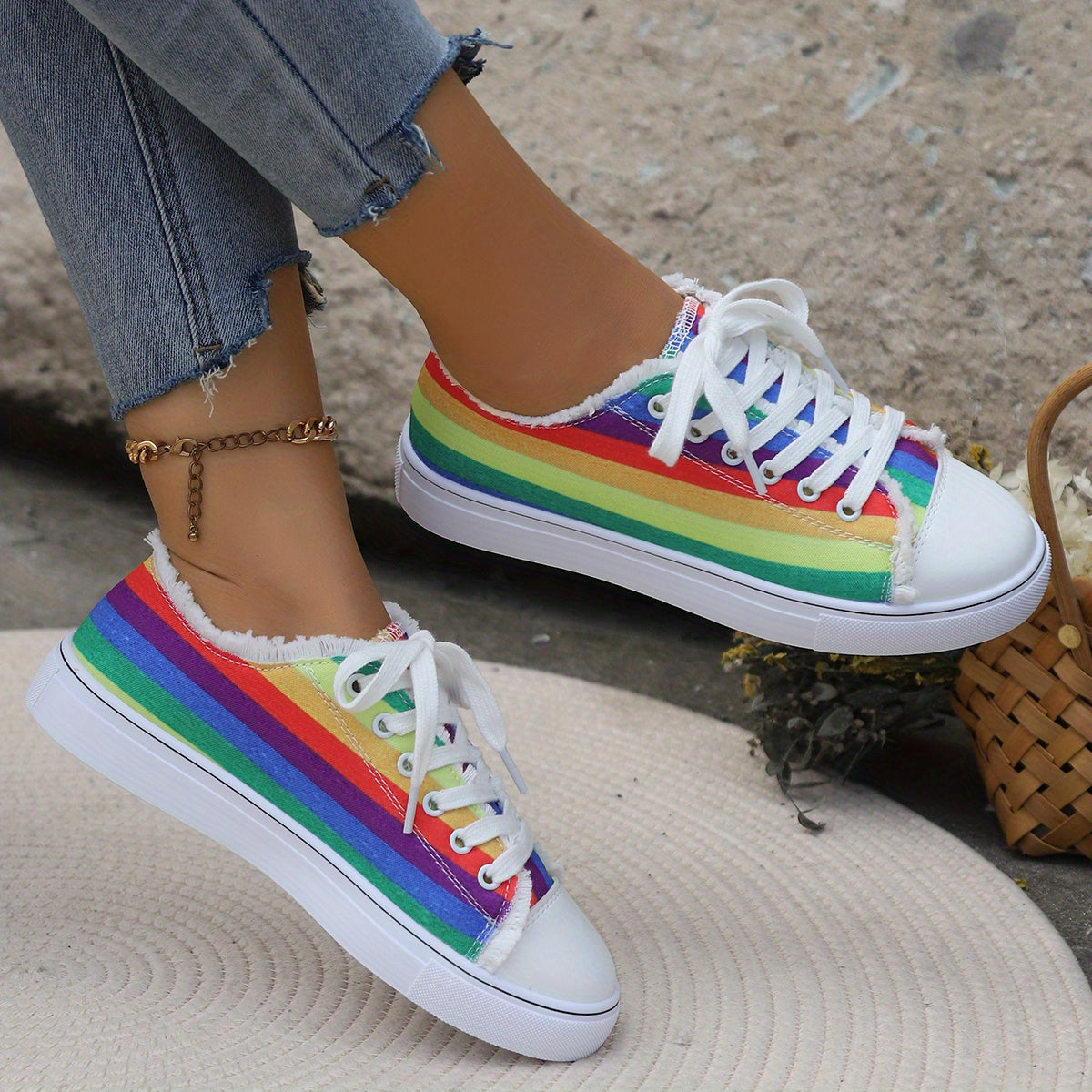 Colorful Fall Round Toe Flat Skate Shoes Lightweight Comfortable