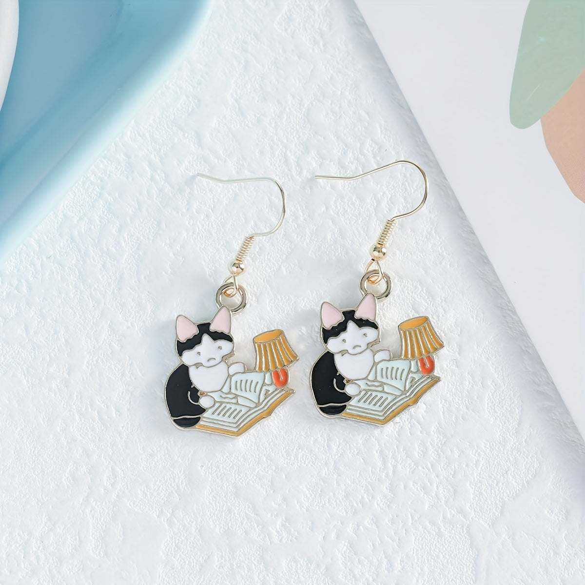 Kitten Night Reading Earrings Ear Jewelry Decoration