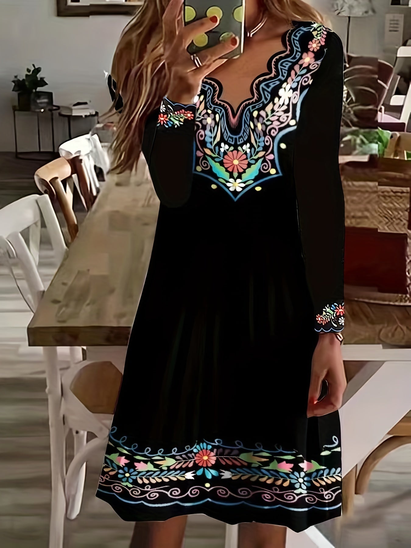  Floral Print Long Sleeve V-Neck Dress