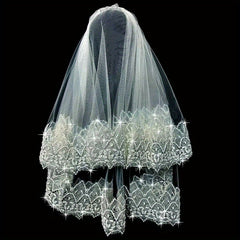 Sequin Veil & Lightweight Hairstyle for Beach Wedding Photos