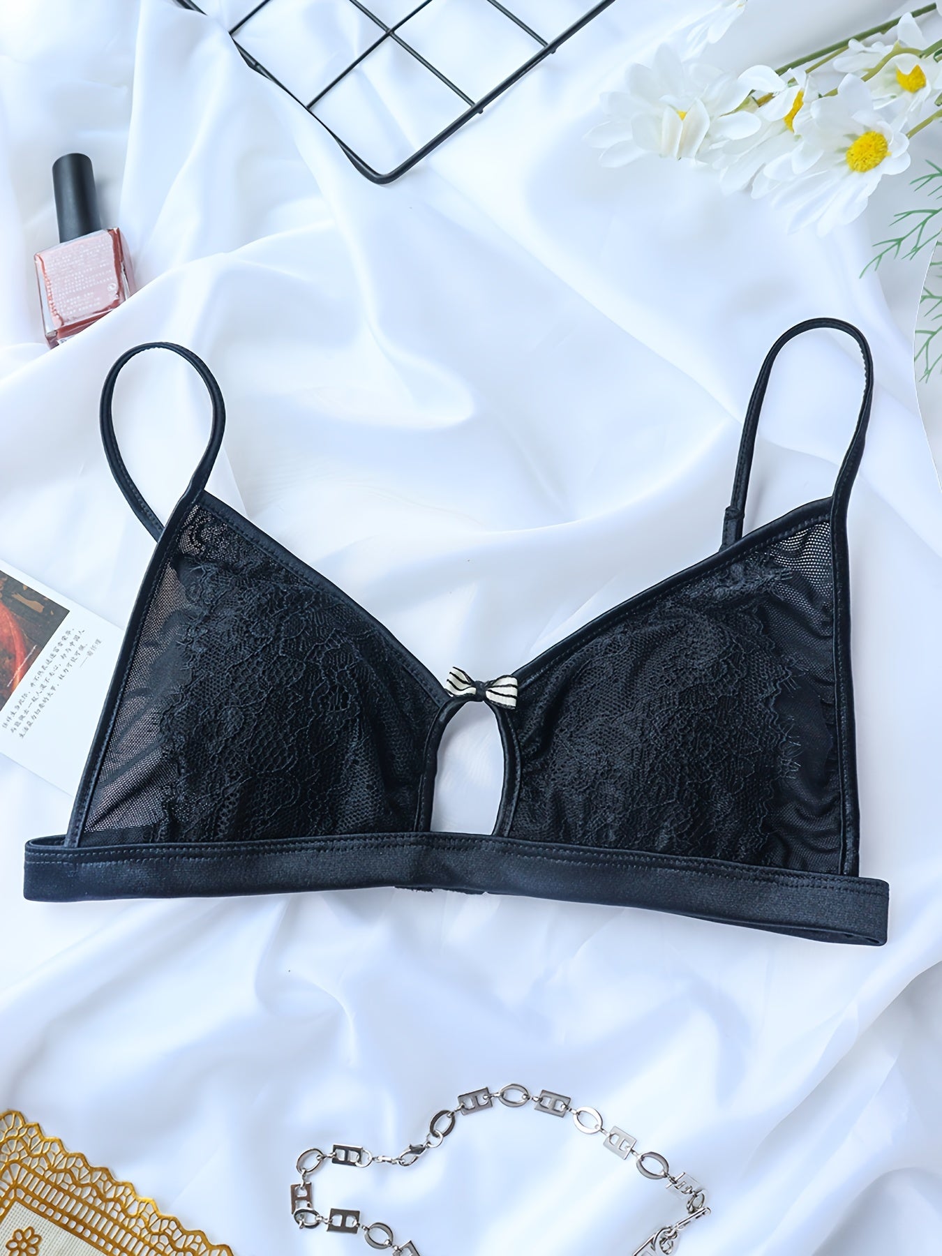 Contrast Lace Wireless Bra Cut Out Bra Women's Lingerie