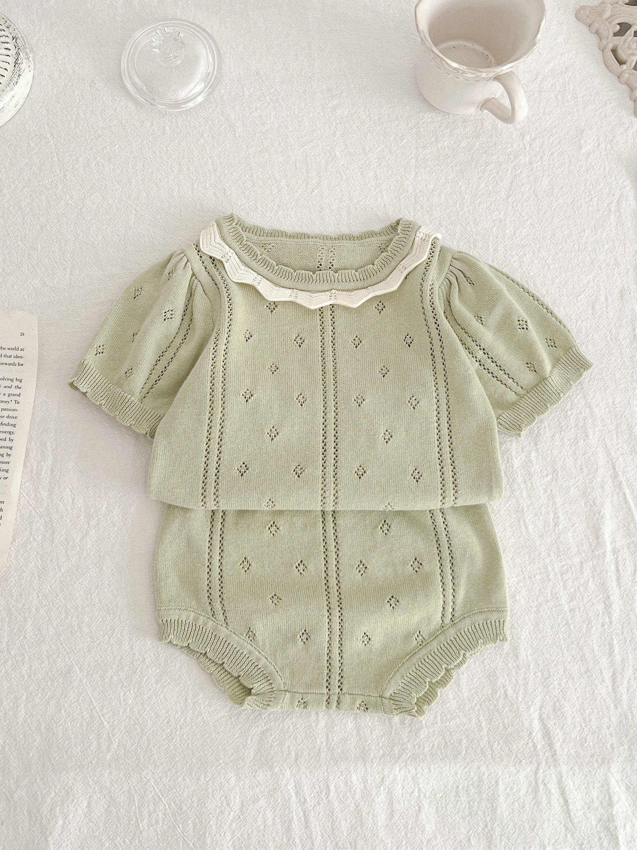 2pcs Baby Girls Hollow Out Knit Top & Shorts Set