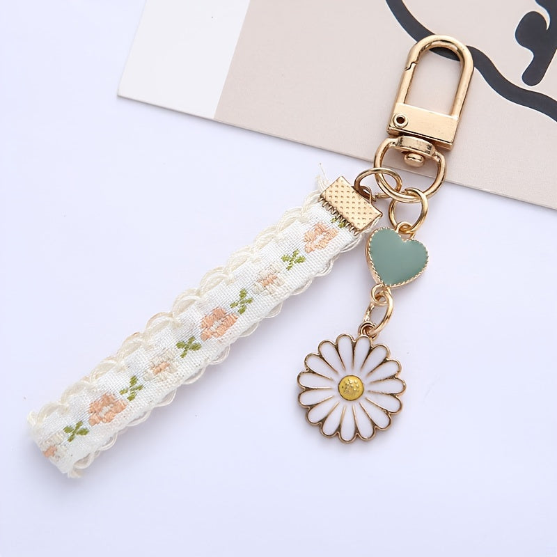 Daisy Lace Heart Keychain Colorful Bag Key Chain Keyring Ornament