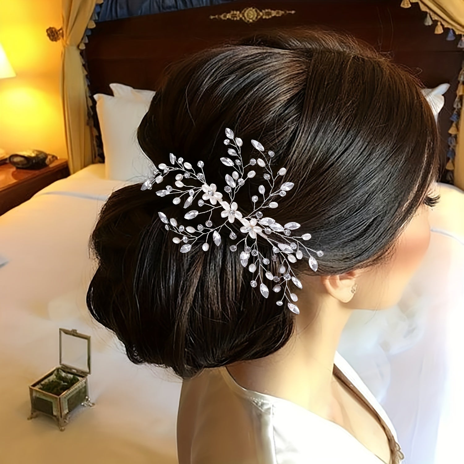 Elegant Bridal Hair Comb with Pearls and Rhinestones
