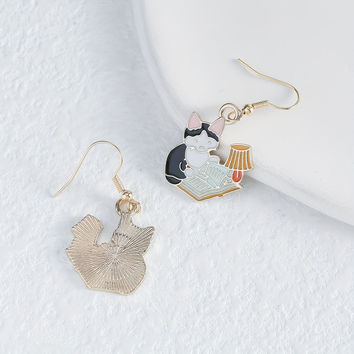 Kitten Night Reading Earrings Ear Jewelry Decoration