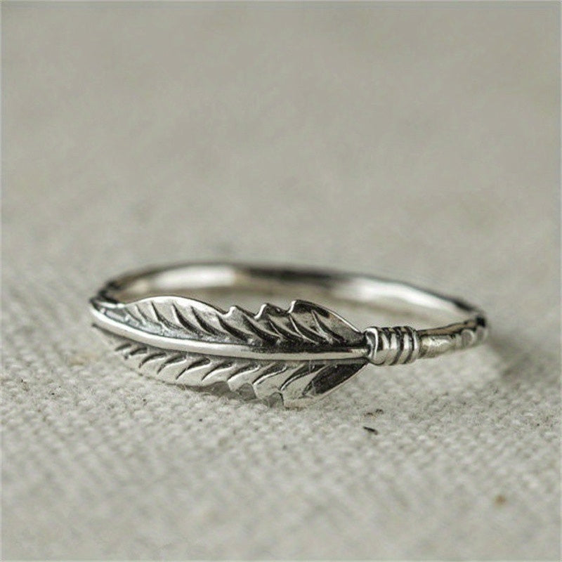 Retro Men's Feather Pattern Ring
