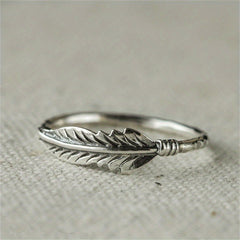 Retro Men's Feather Pattern Ring