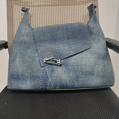 Fashionable Leather Tote Bag with Buckle Closure