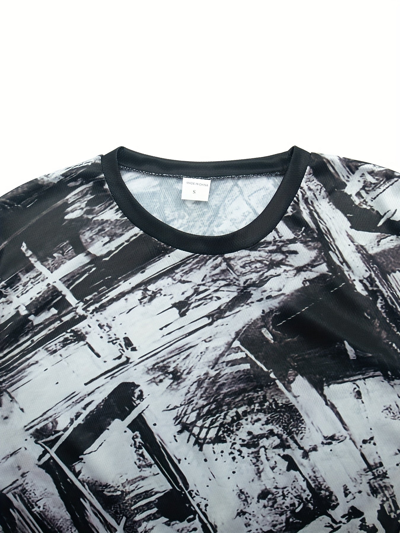 Men's Striped T-Shirt for Summer Outdoor & Casual Evenings
