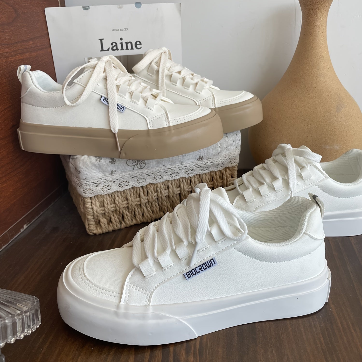 Women's Lace Up Skate Shoes Low Top Sneaker