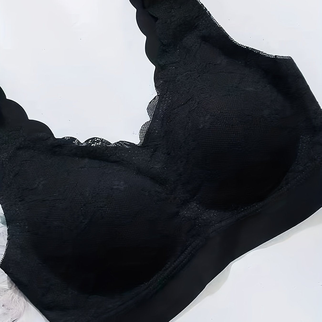 Lace Wireless Bra w/ Scallop Trim - Women's Lingerie