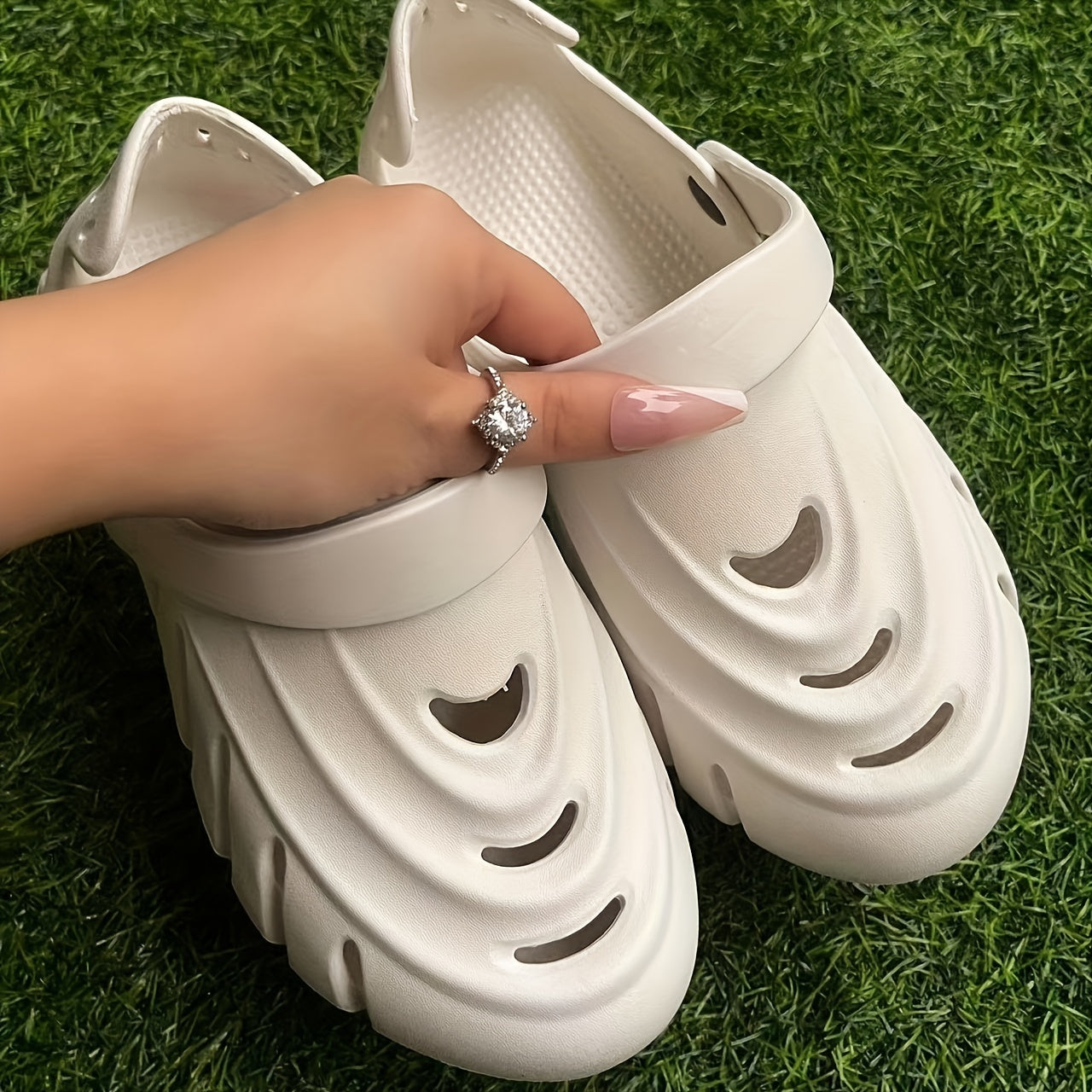 Women's Soft Sole Hole Outdoor Sandals