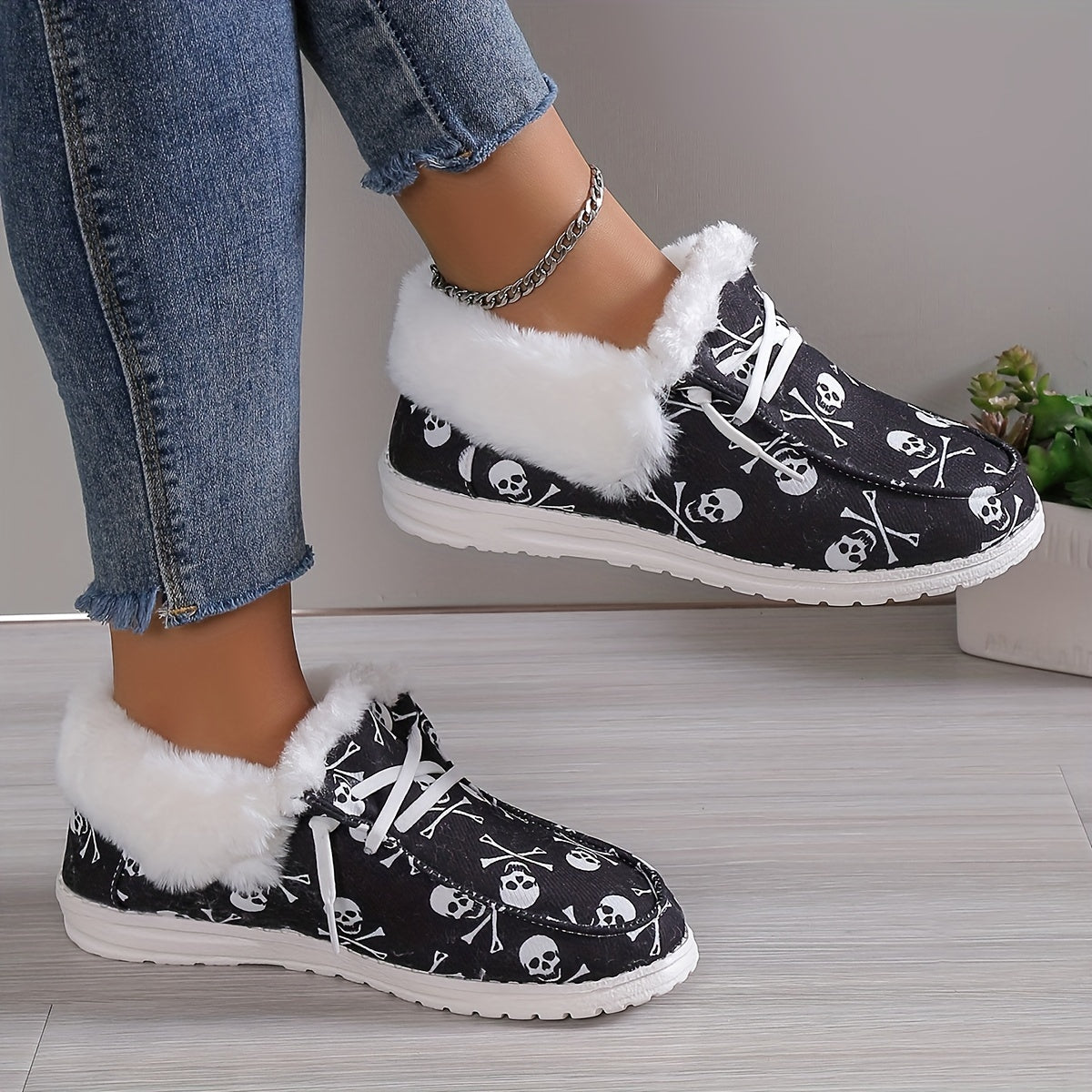 Women's Plush Lined Canvas Shoes Halloween Skull Printed Low Top Shoes