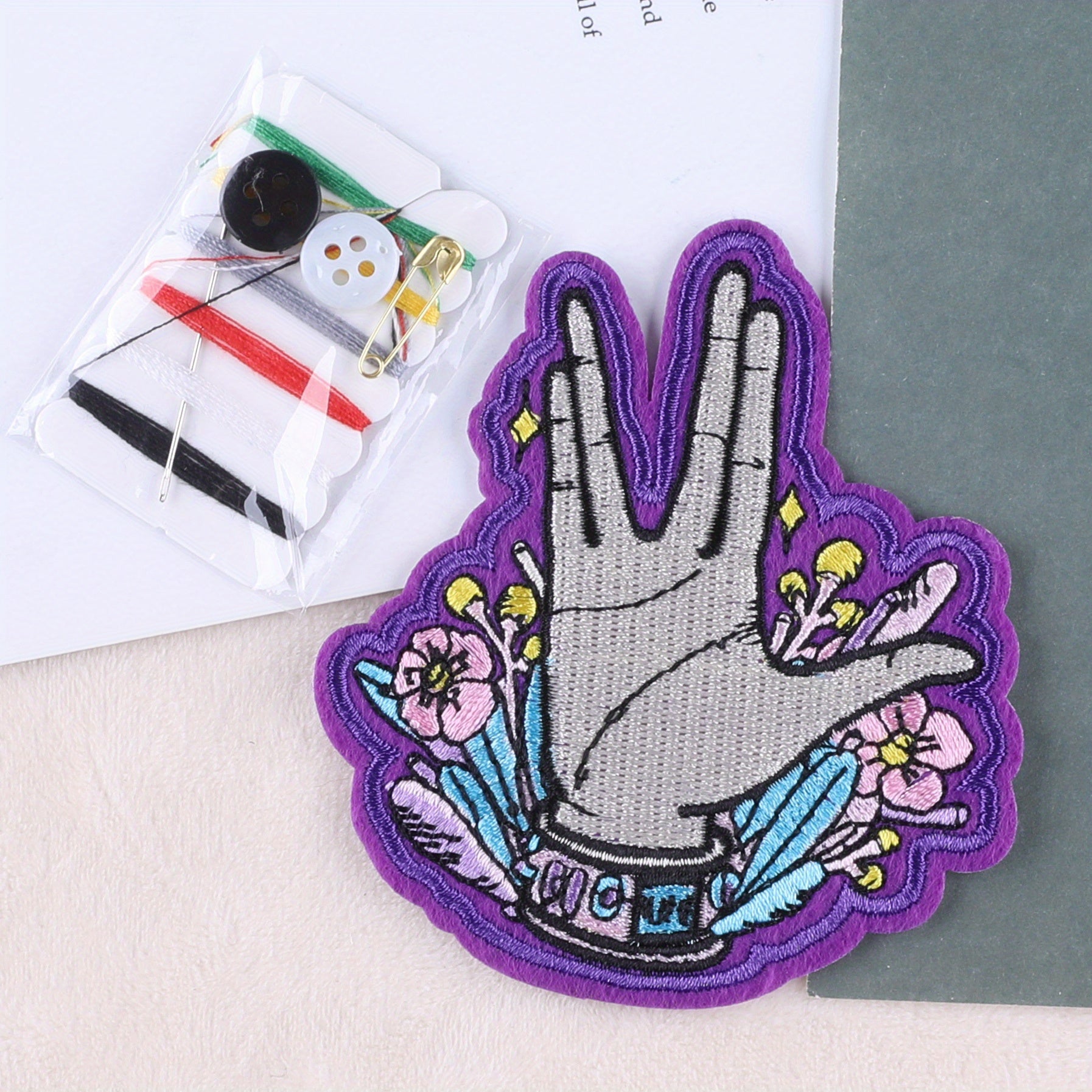 2pcs Embroidered Palm Patch Ironing Cloth Stickers