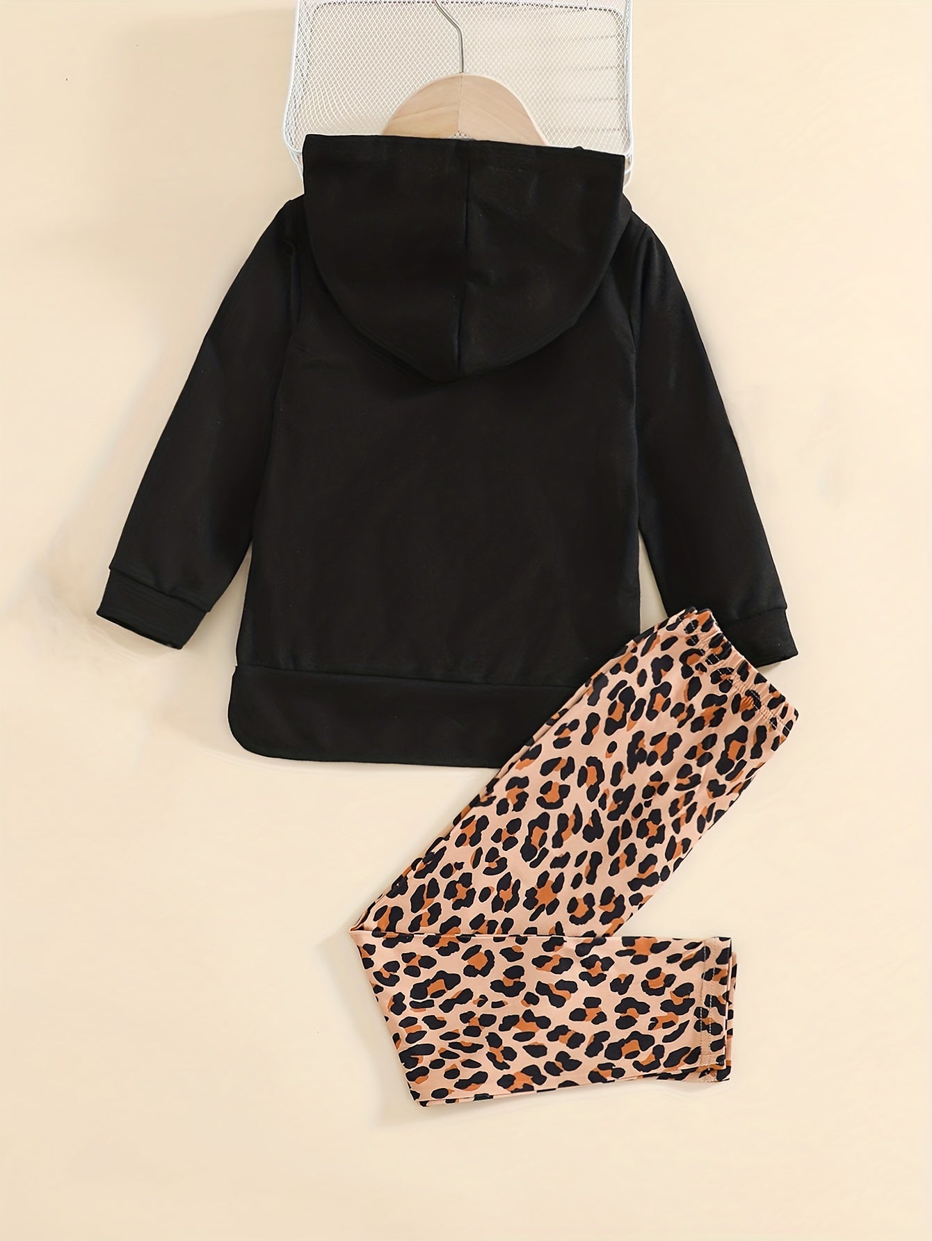 Toddler Girl's Leopard Pattern Outfit 2pcs Set HELLO Print